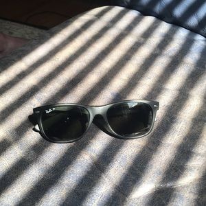 RB 2132 New Wayfarer Polarized Glasses
